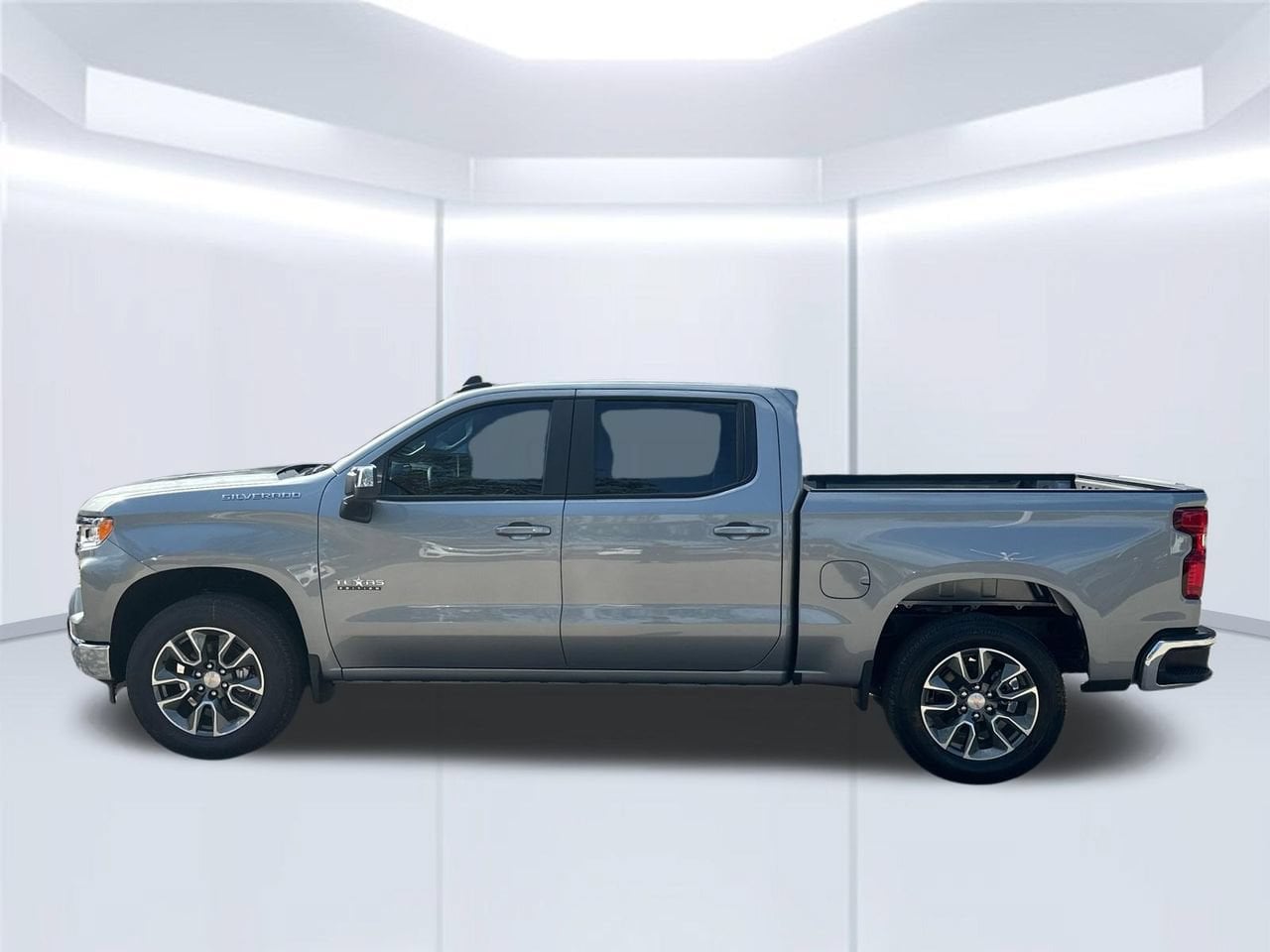 2026 Chevrolet Silverado 1500 LT Truck, photo 2