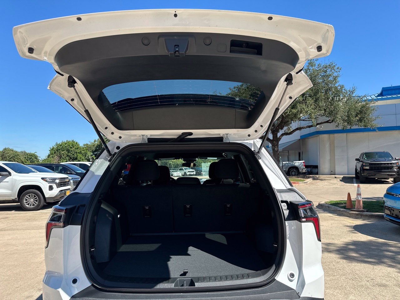 2027 Chevrolet Equinox LT, photo 23