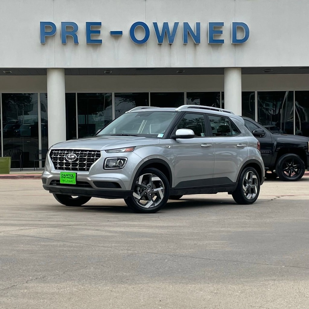 Used 2025 Hyundai Venue SEL SUV