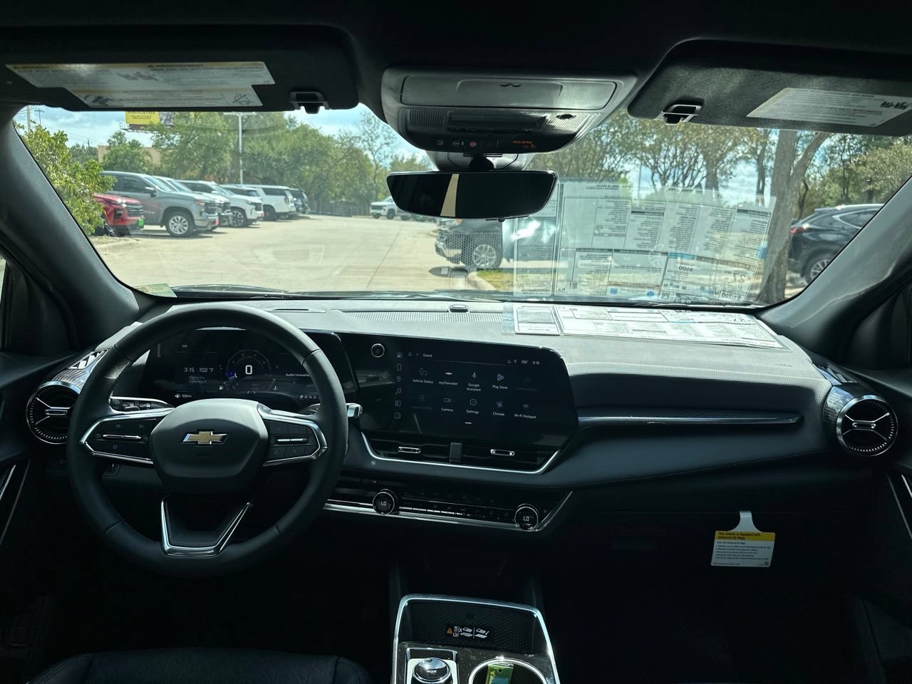 2027 Chevrolet Equinox LT, photo 13