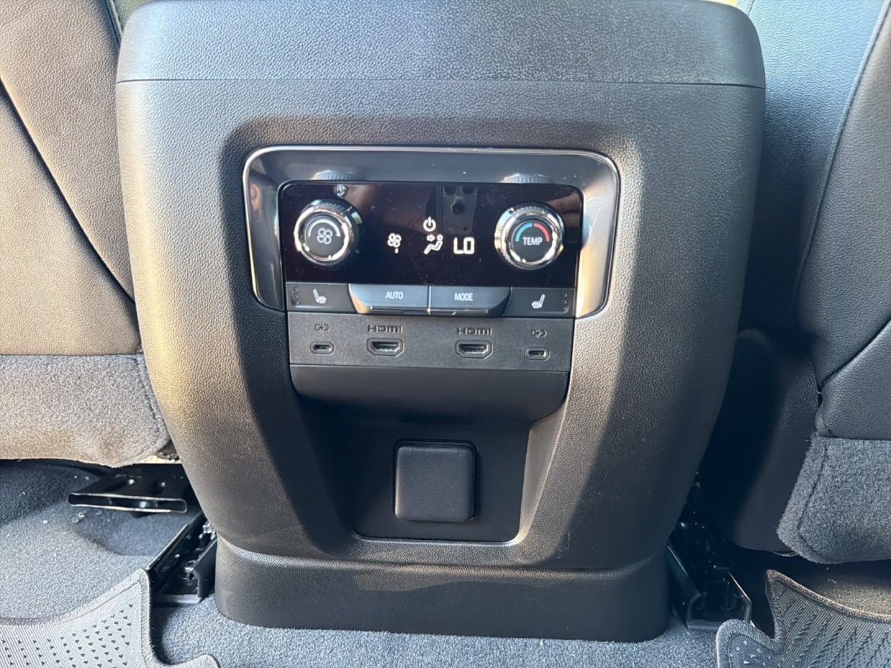 2026 Chevrolet Suburban High Country SUV, photo 27