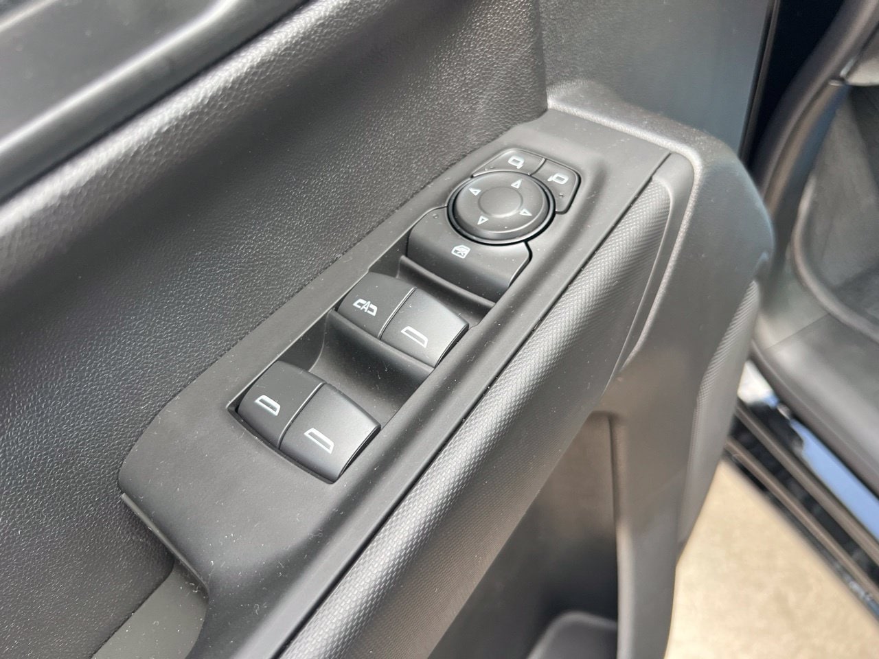 2026 Chevrolet Silverado 1500 Custom - Photo 11