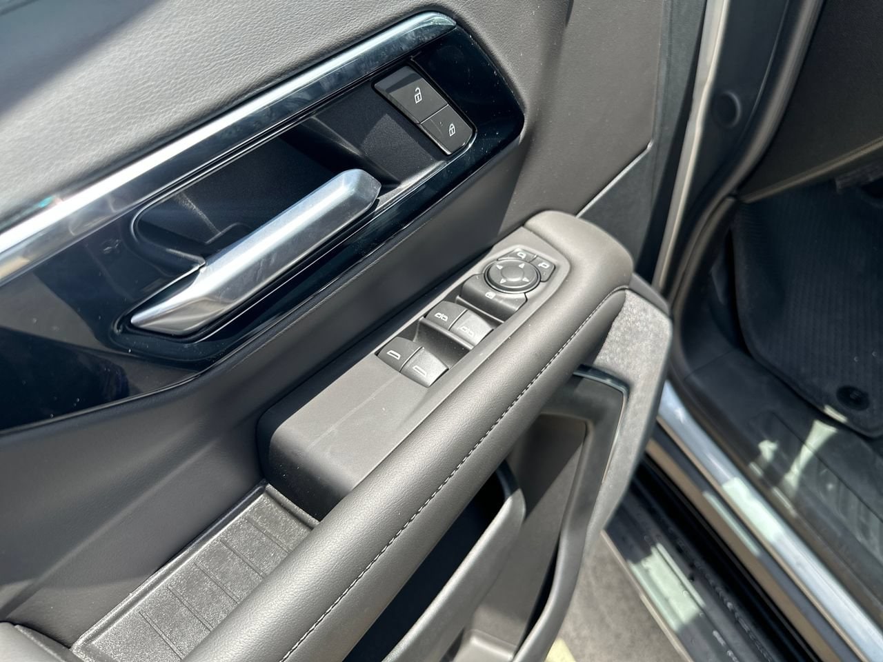 2026 Chevrolet Tahoe LS SUV, photo 12