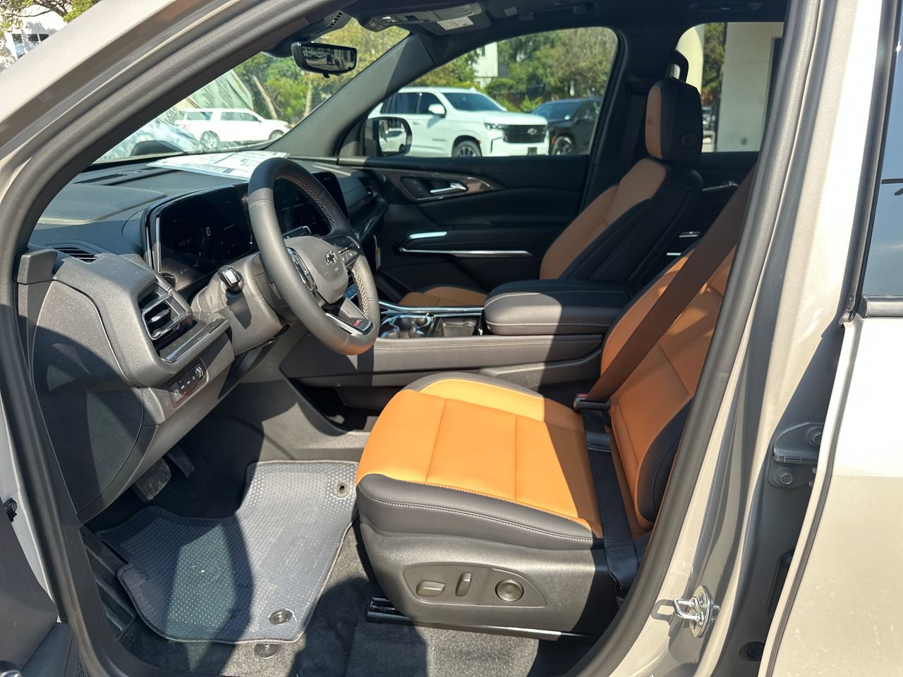 2027 Chevrolet Traverse Z71 SUV, photo 10