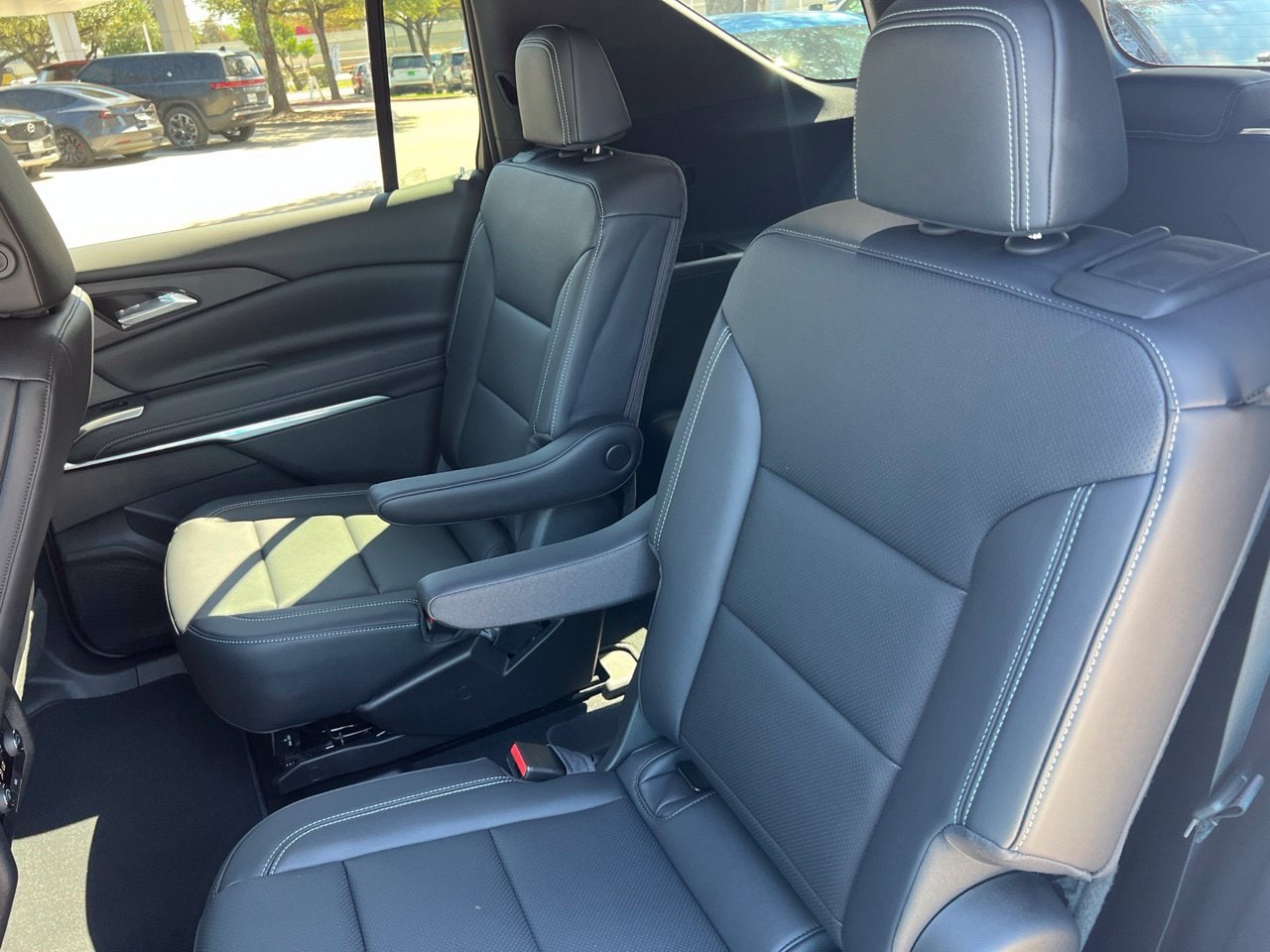 2027 Chevrolet Traverse LT SUV, photo 25