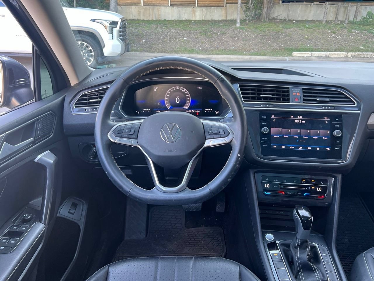 2024 Volkswagen Tiguan SE - Photo 13