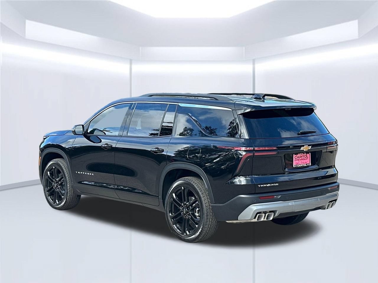 2027 Chevrolet Traverse LT SUV, photo 4