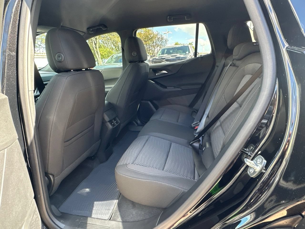2027 Chevrolet Equinox LT - Photo 23