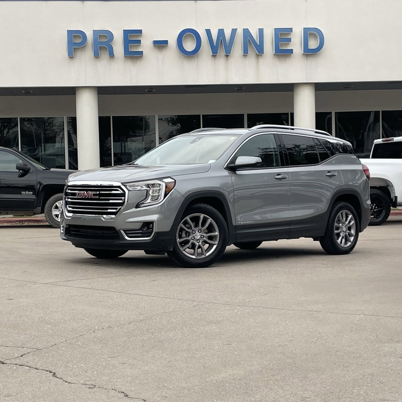 2024 GMC Terrain SLT's photo