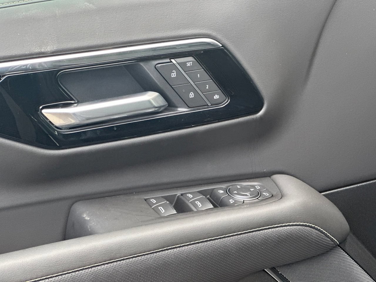 2026 Chevrolet Suburban Premier, photo 12