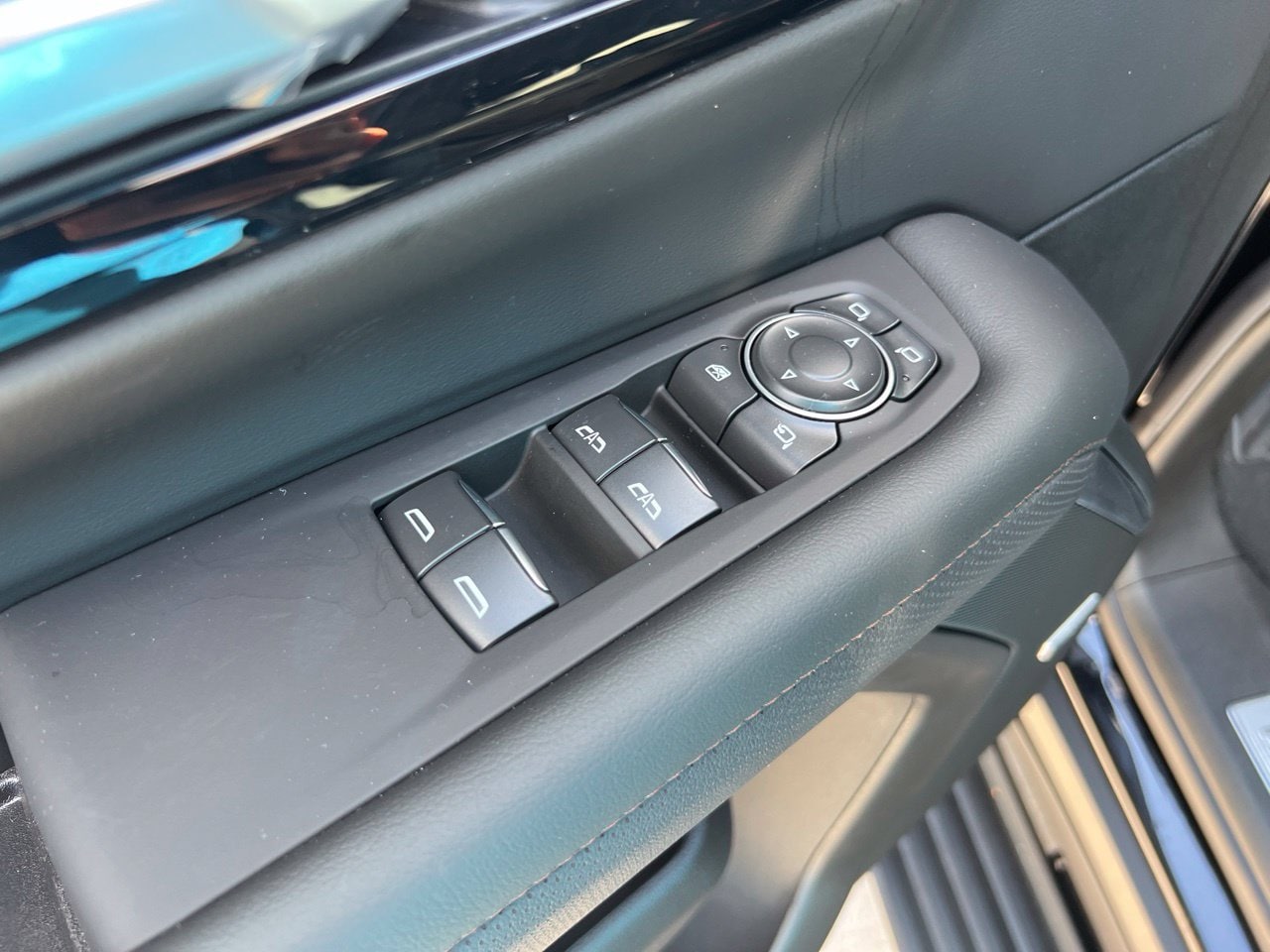 2026 Chevrolet Suburban High Country, photo 13