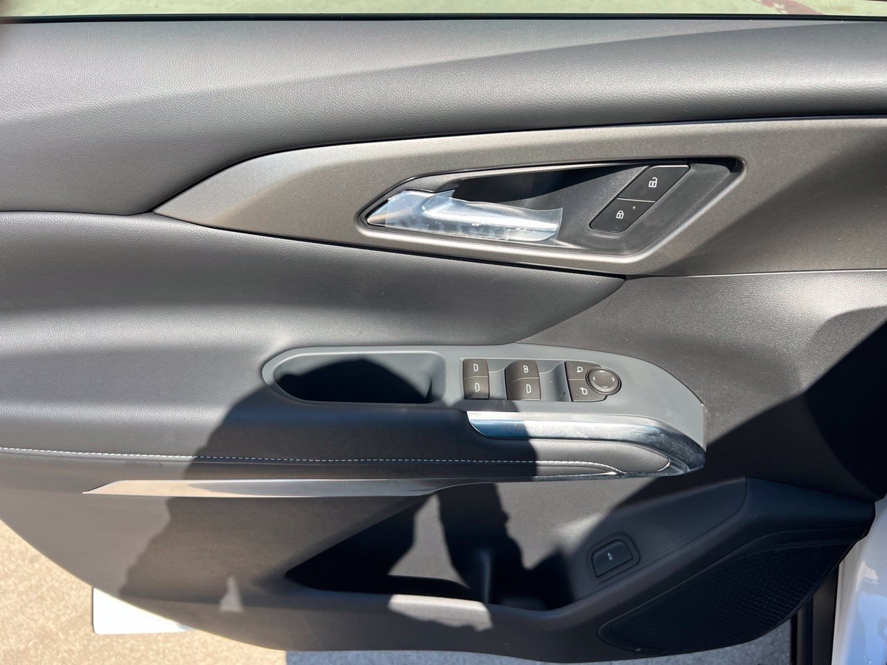 2027 Chevrolet Traverse LT SUV, photo 12