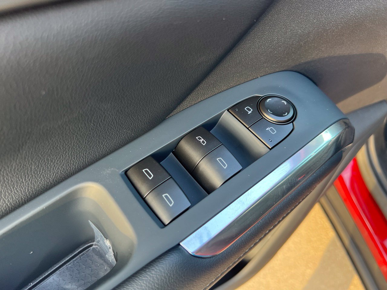 2027 Chevrolet Traverse LT SUV, photo 13