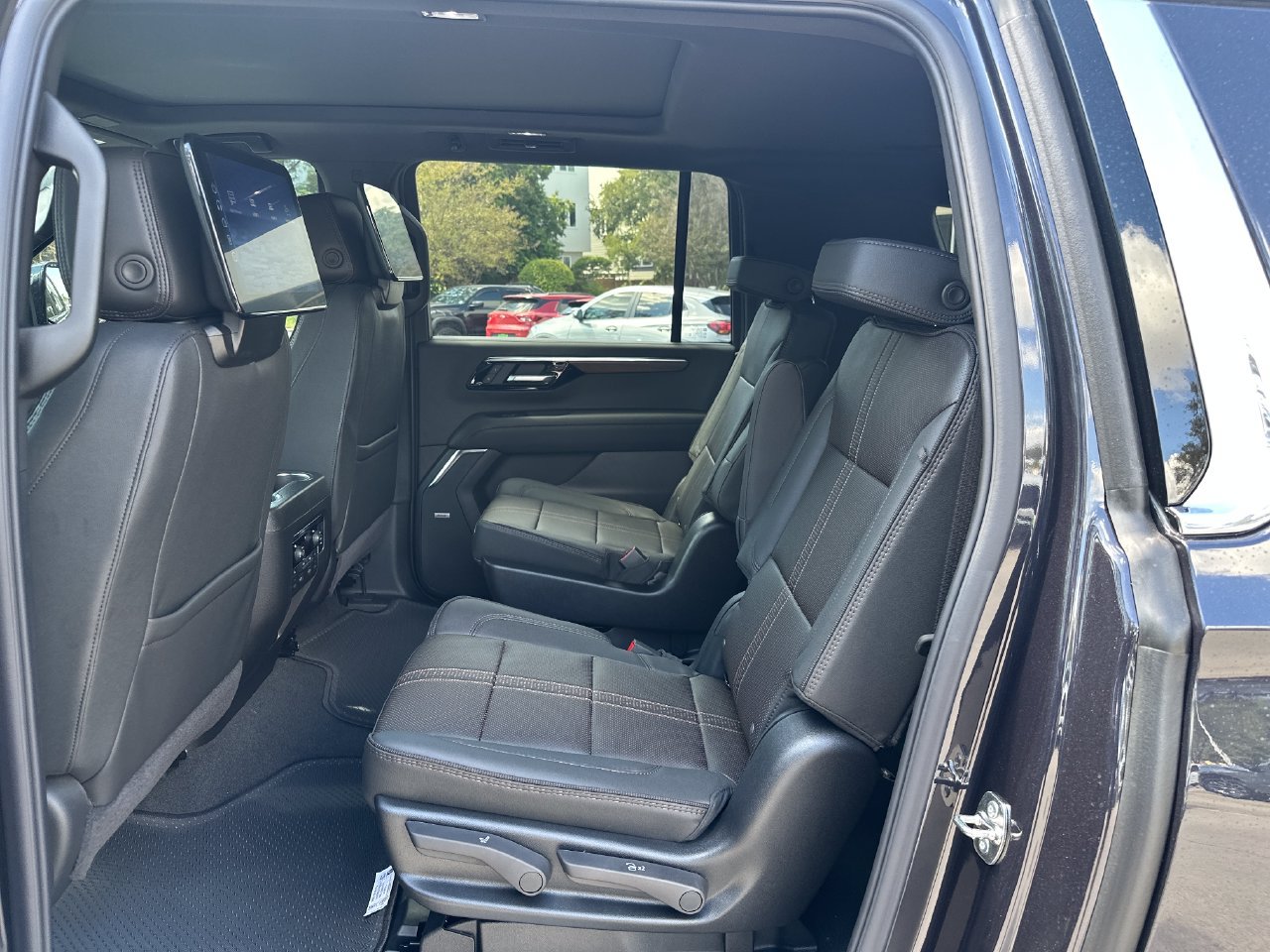 2026 Chevrolet Suburban High Country SUV, photo 28