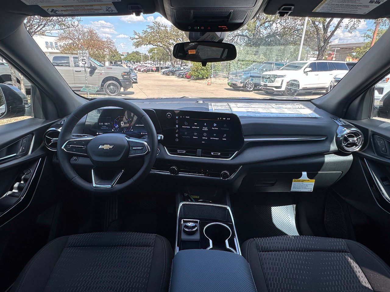 2027 Chevrolet Equinox LT SUV, photo 13