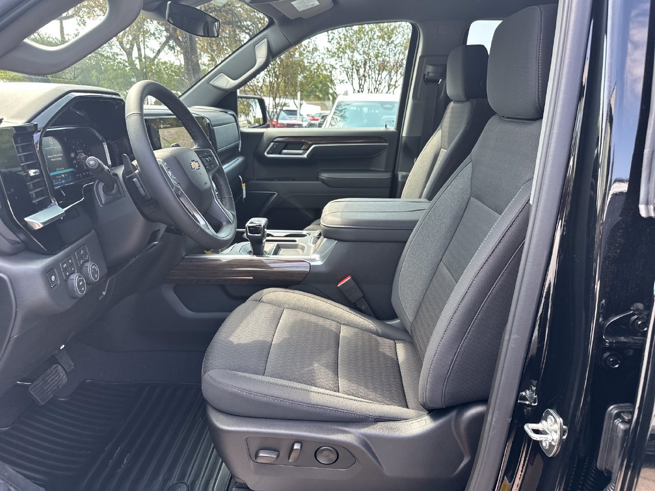 2026 Chevrolet Silverado 1500 LT - Photo 17