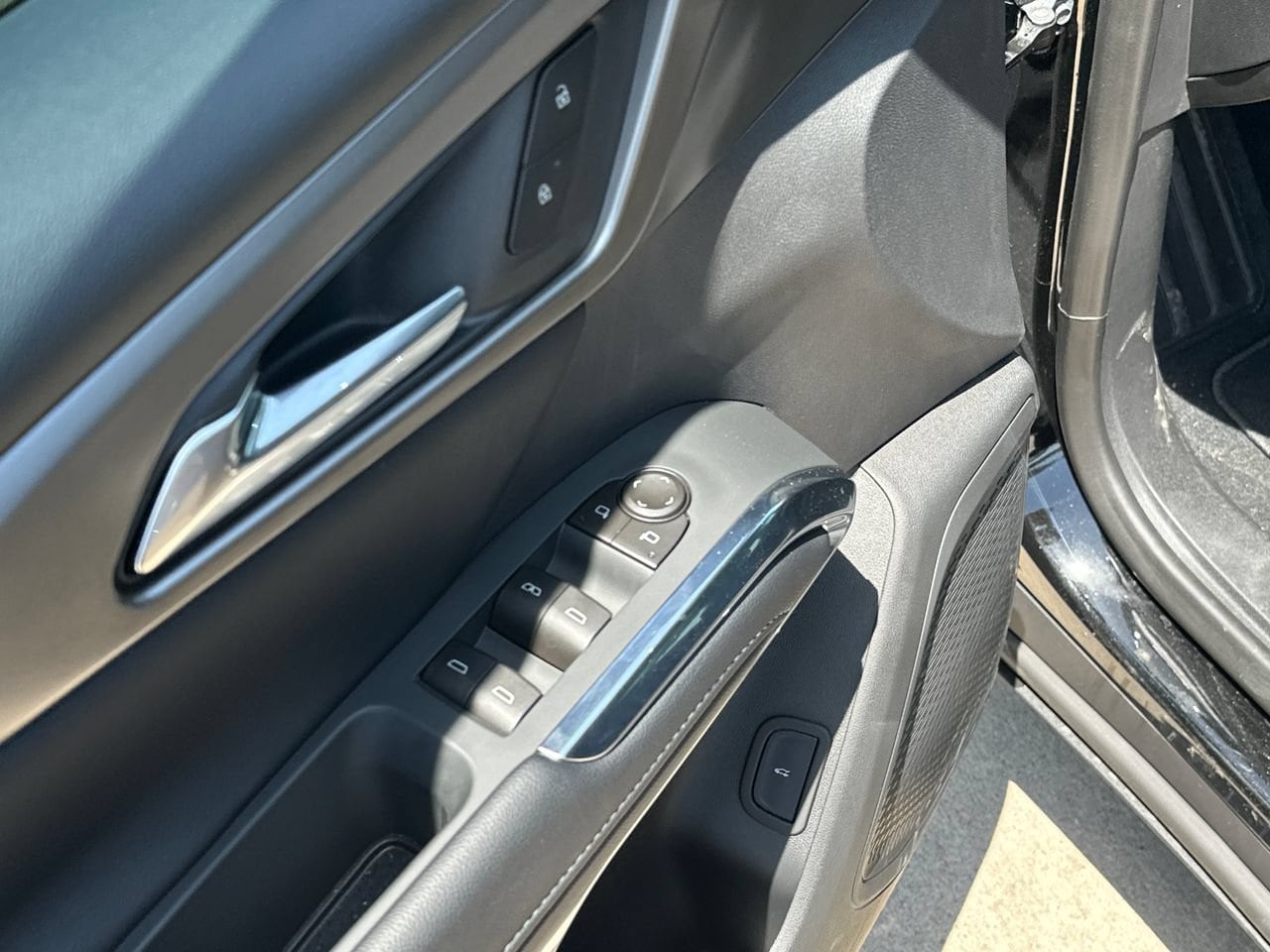2026 Chevrolet Traverse LT - Photo 12