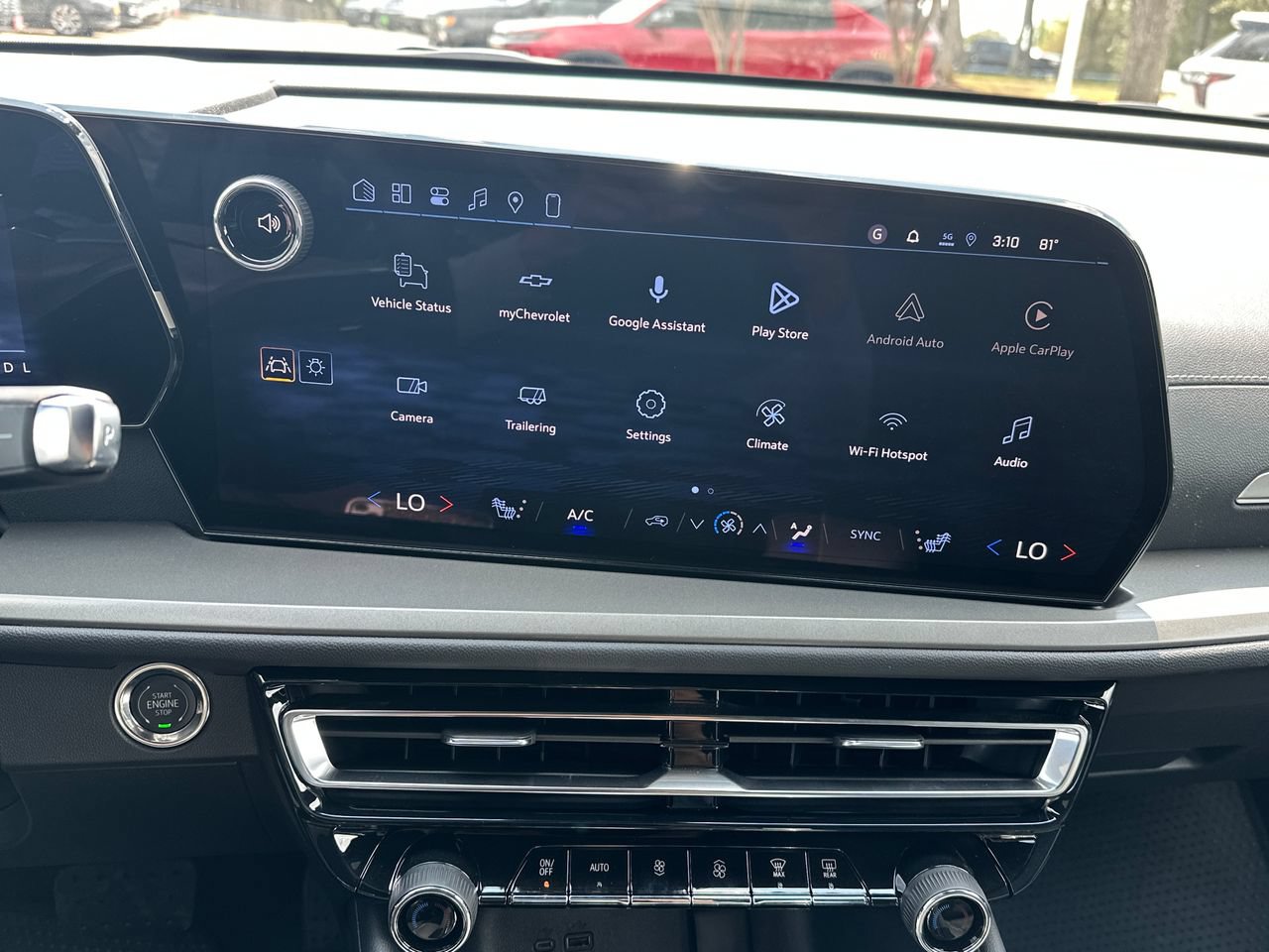 2027 Chevrolet Traverse LT SUV, photo 18