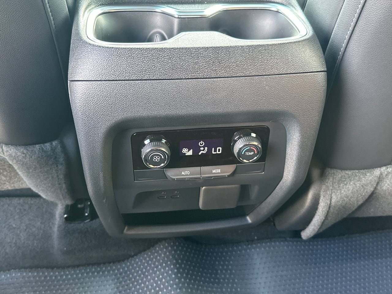 2027 Chevrolet Traverse Z71, photo 29