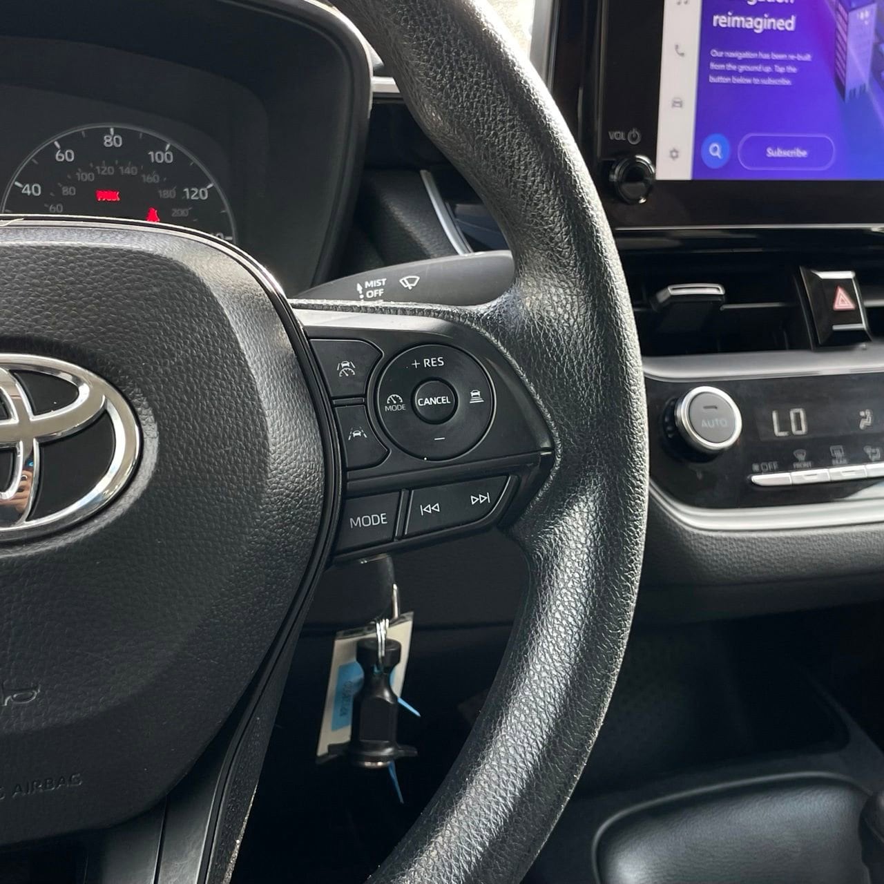 2024 Toyota Corolla LE - Photo 14