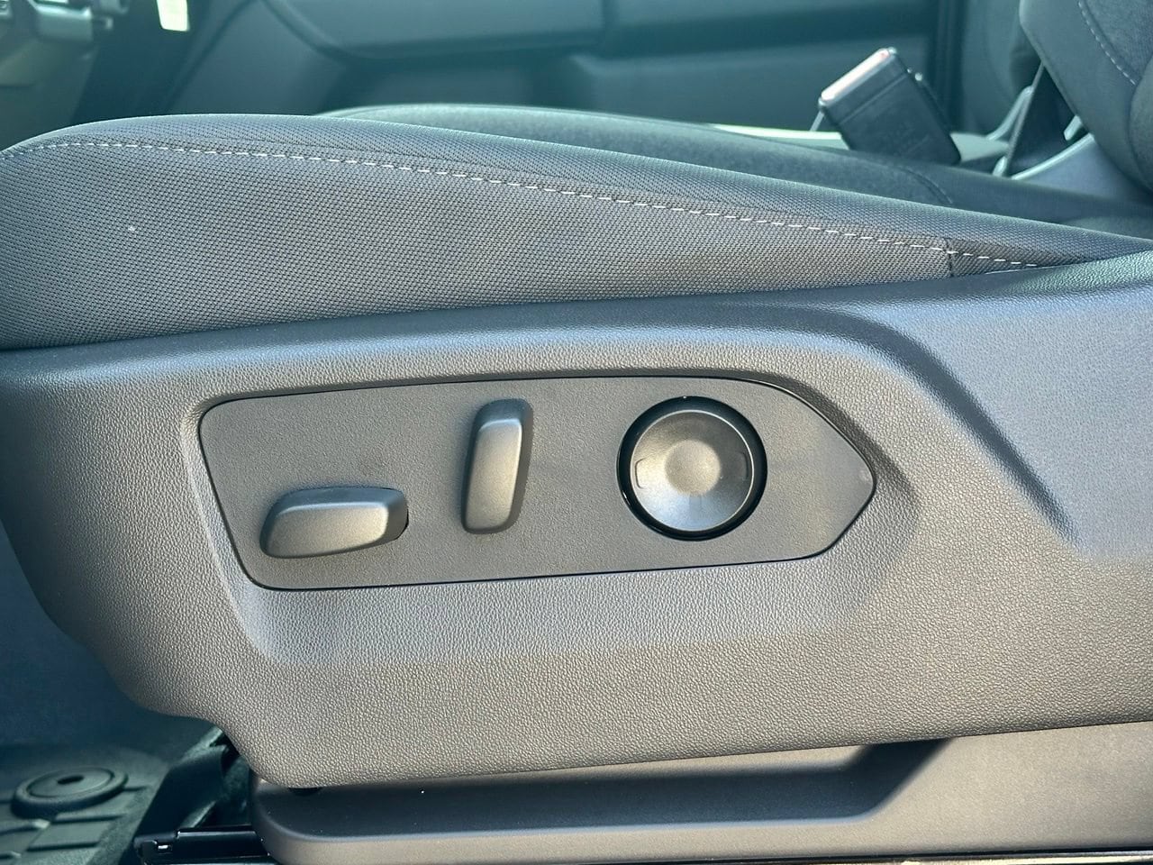 2026 Chevrolet Silverado 1500 Custom - Photo 28