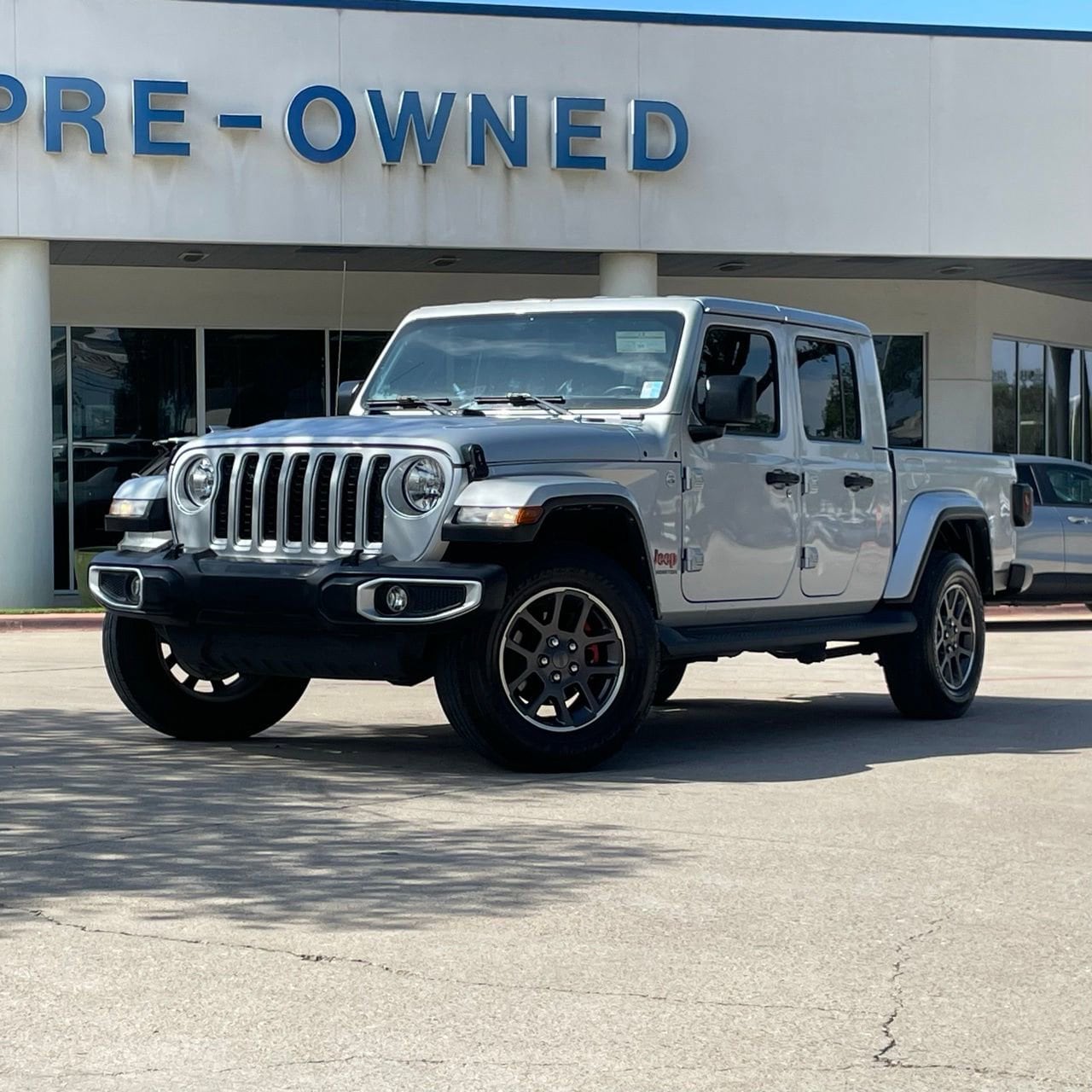 2022 Jeep Gladiator Overland's photo