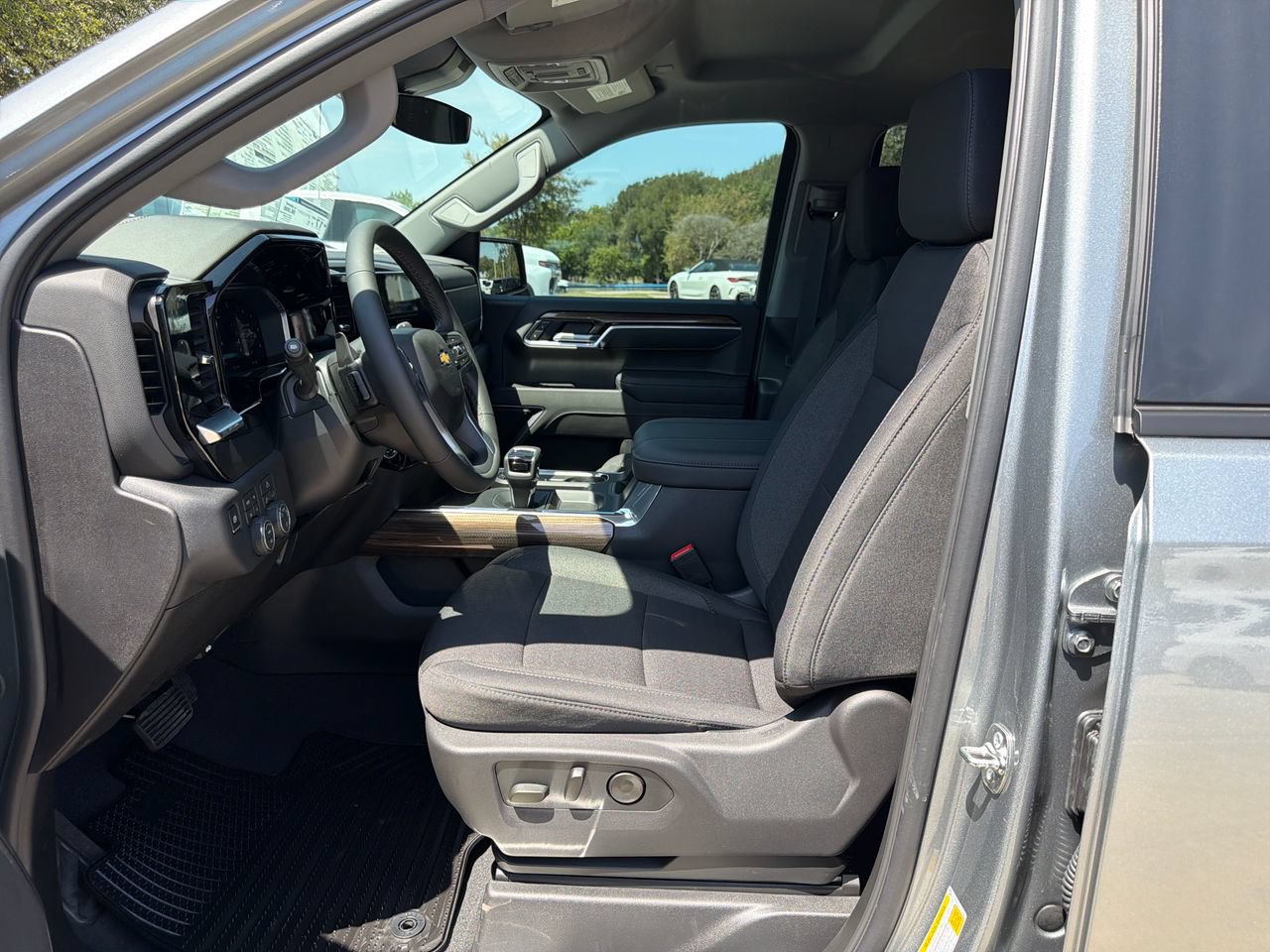 2026 Chevrolet Silverado 1500 LT, photo 9