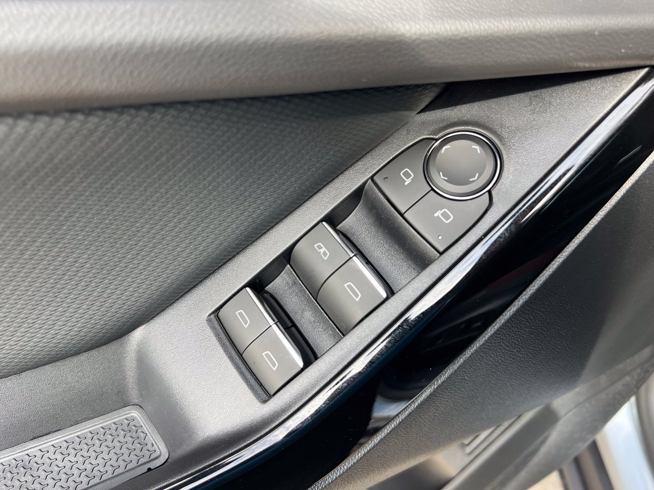 2027 Chevrolet Equinox RS, photo 12