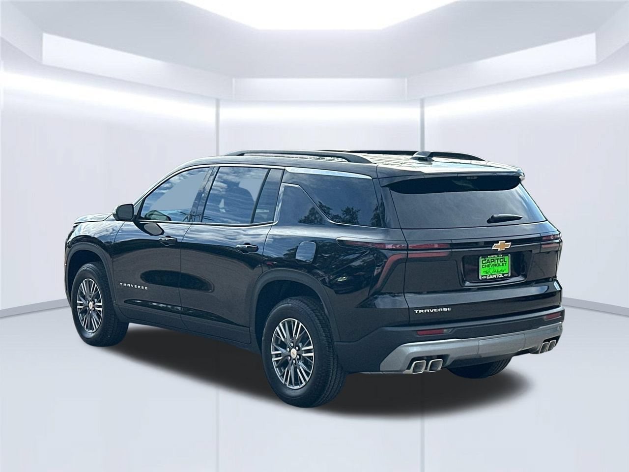 2027 Chevrolet Traverse LT SUV, photo 4