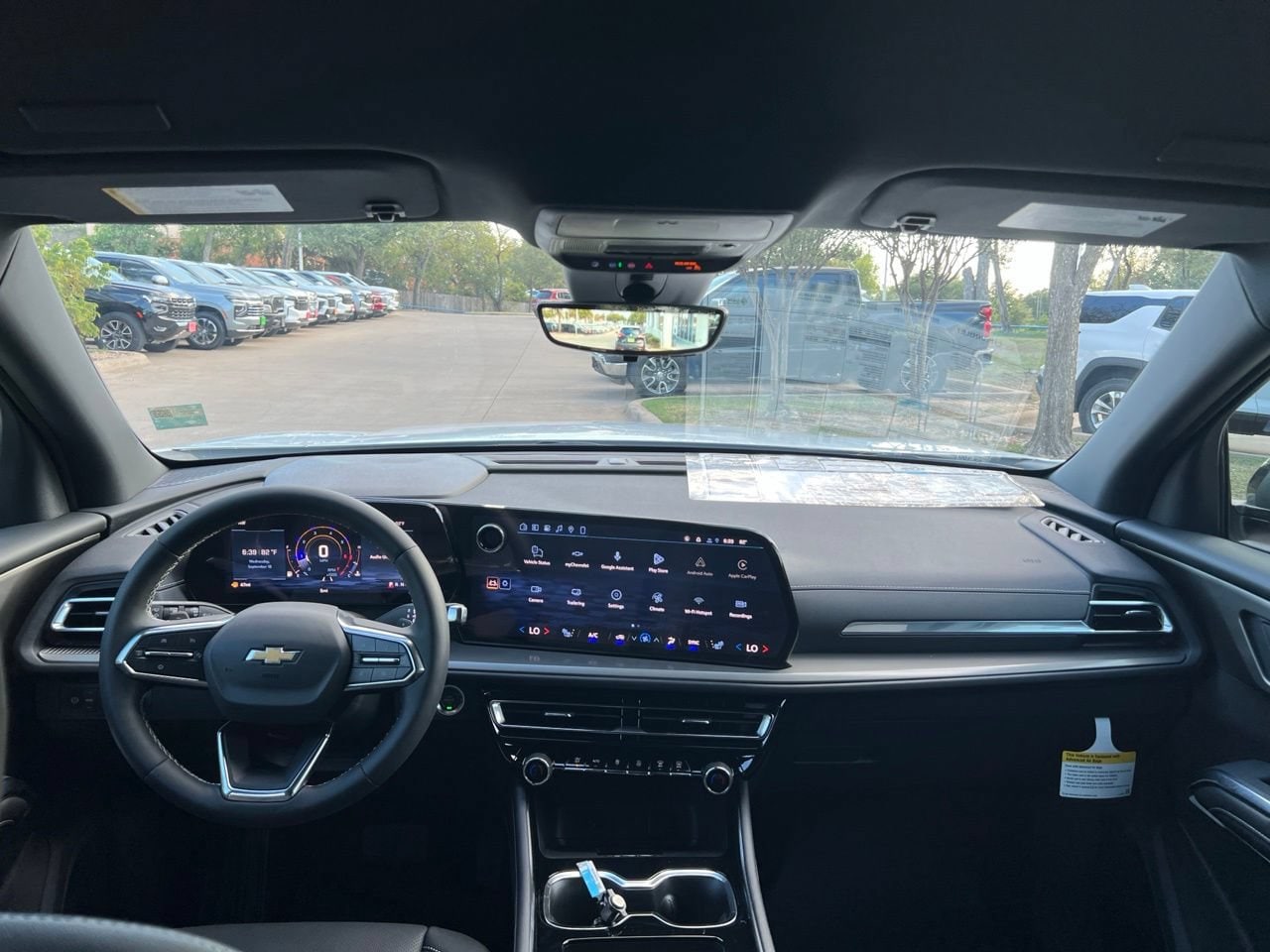 2027 Chevrolet Traverse LT SUV, photo 14