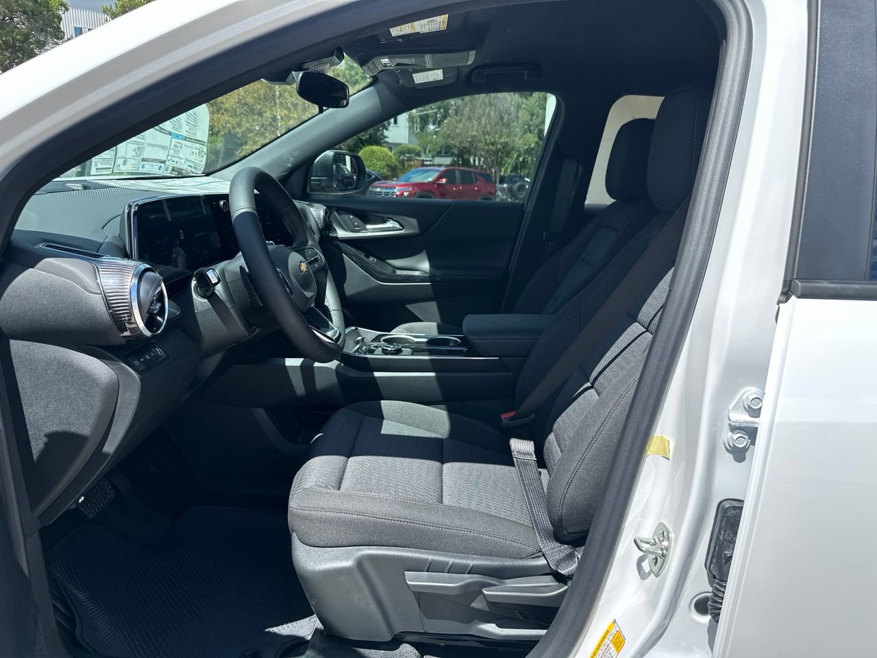 2027 Chevrolet Equinox LT SUV, photo 10