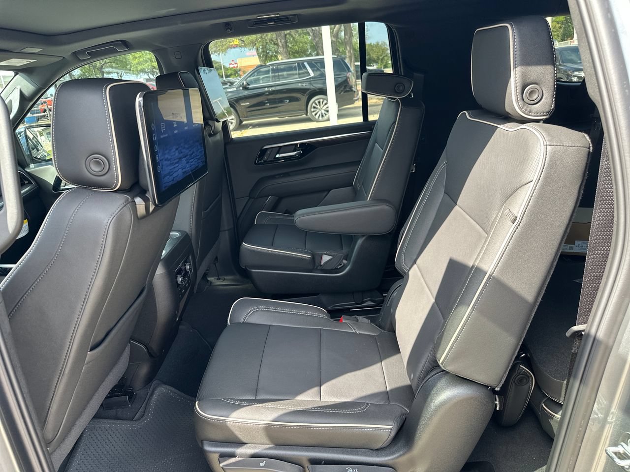 2026 Chevrolet Suburban High Country - Photo 26
