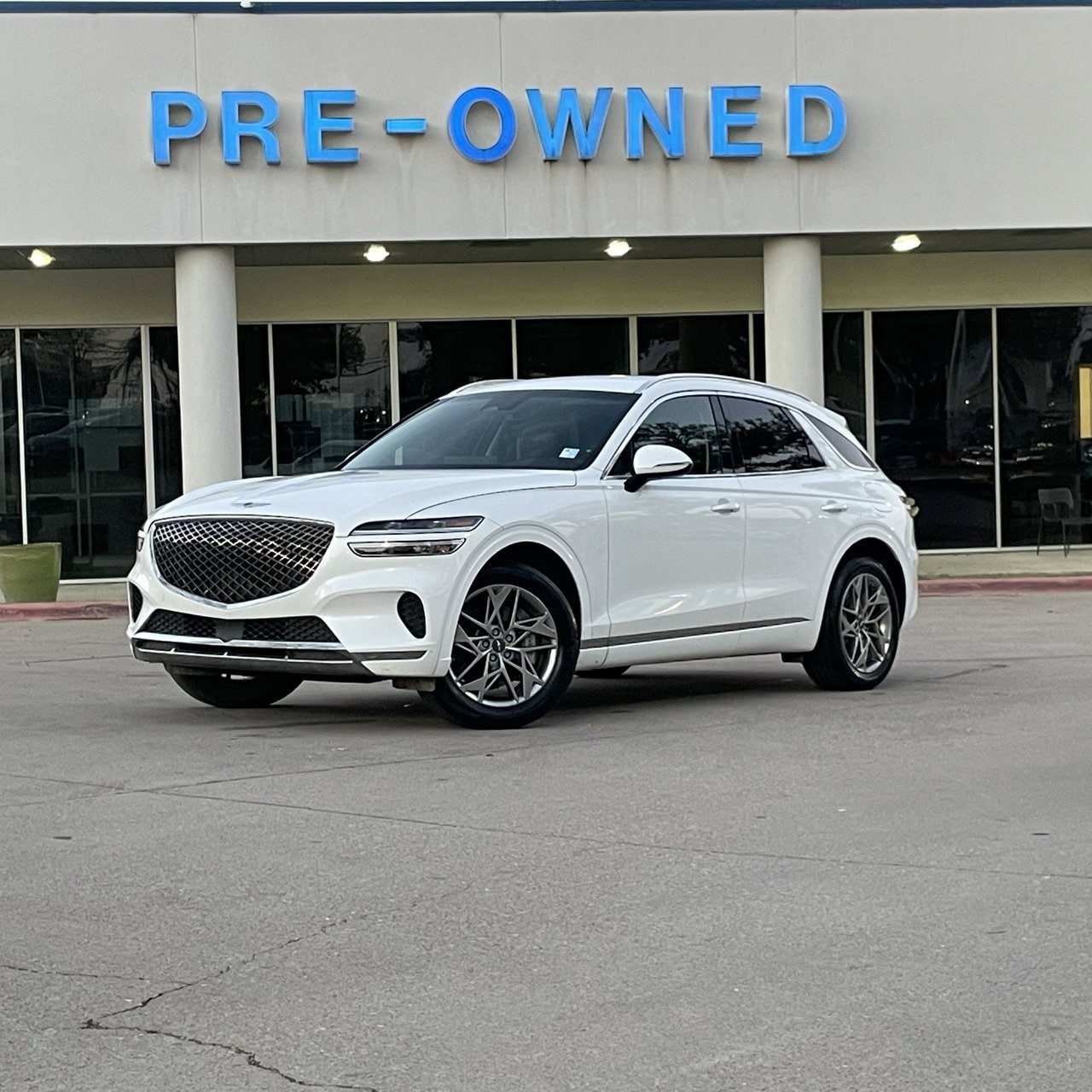 2025 GENESIS GV70 Standard's photo