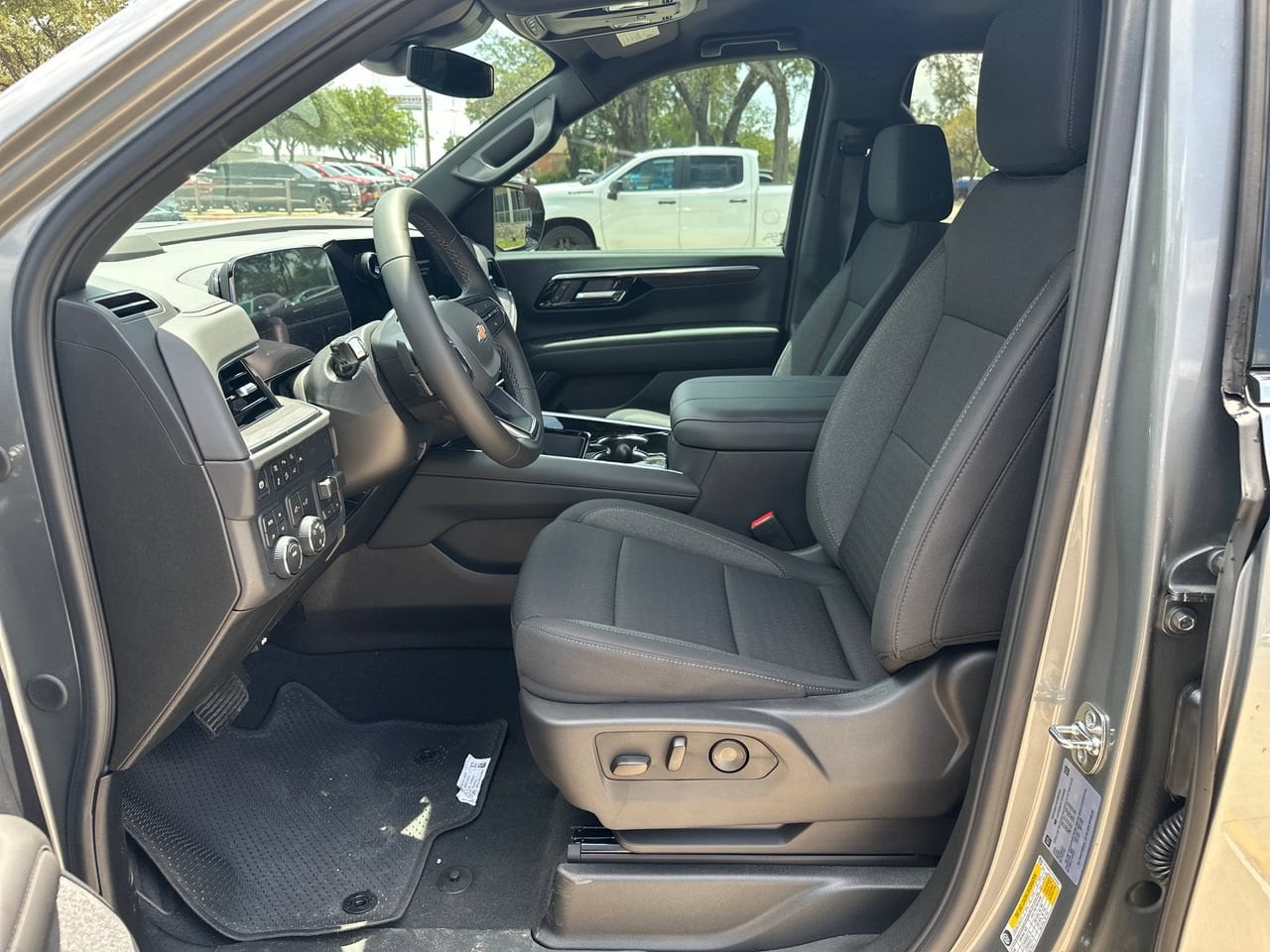 2026 Chevrolet Tahoe LS SUV, photo 11