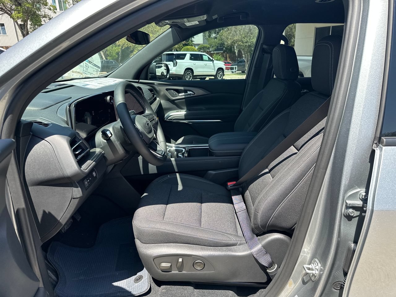 2027 Chevrolet Traverse LT - Photo 20