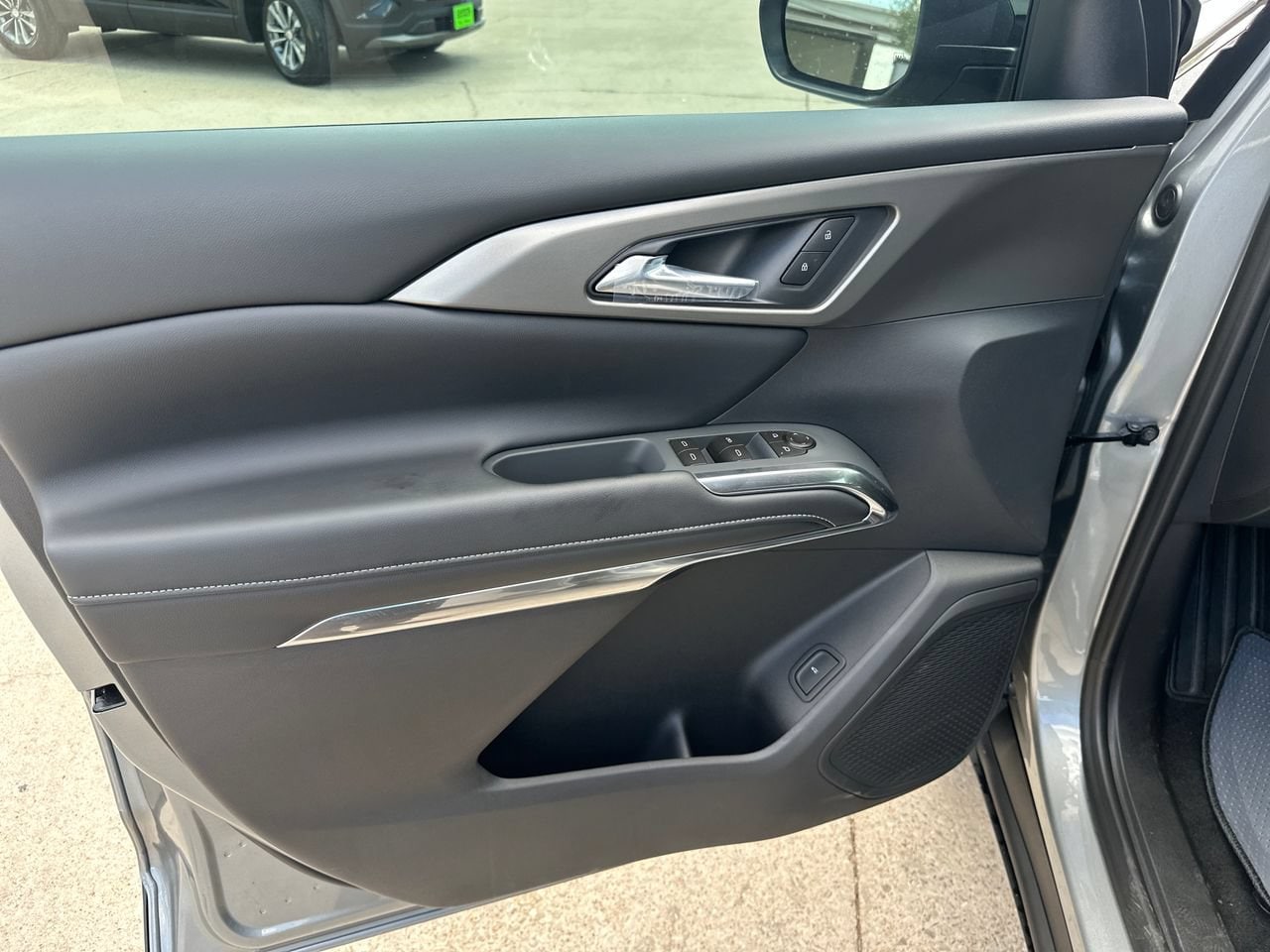 2027 Chevrolet Traverse LT, photo 11