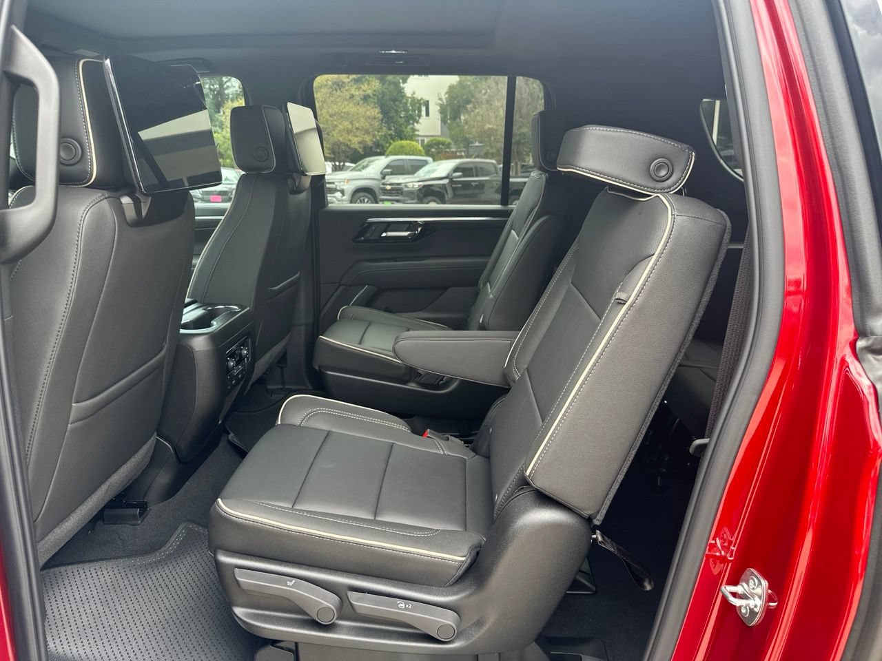 2026 Chevrolet Suburban High Country - Photo 22