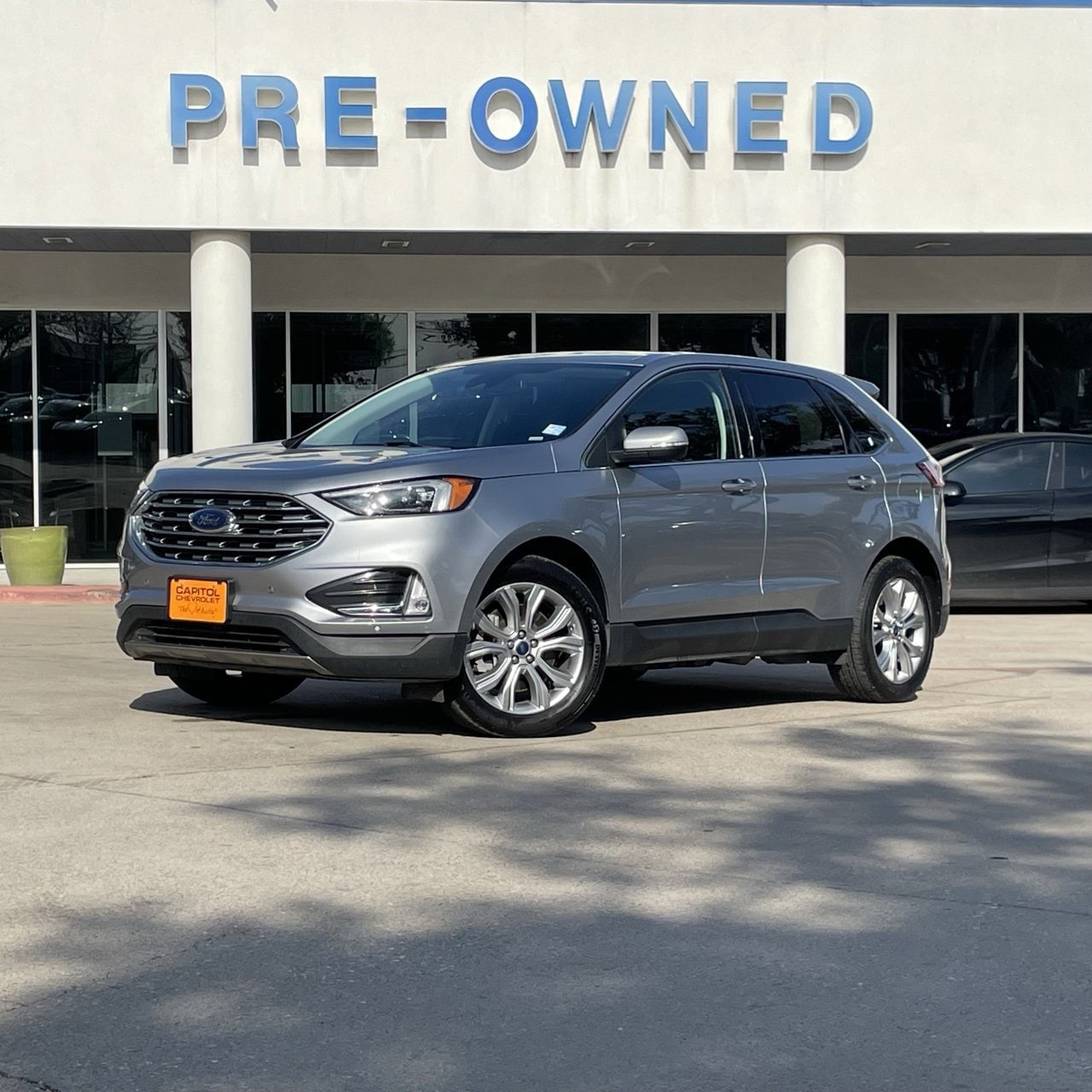 2022 Ford Edge Titanium's photo