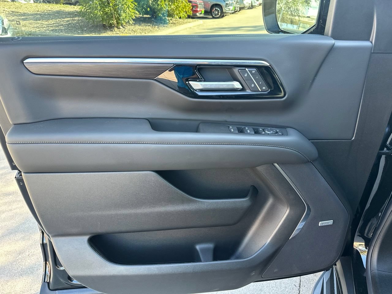 2026 Chevrolet Suburban LT, photo 11