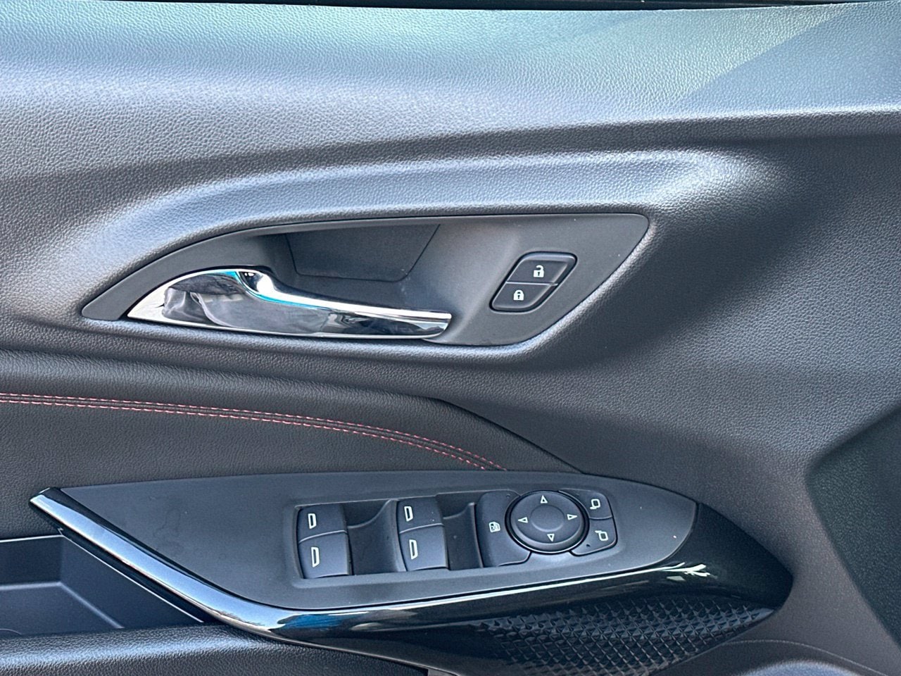 2026 Chevrolet Trax RS - Photo 12