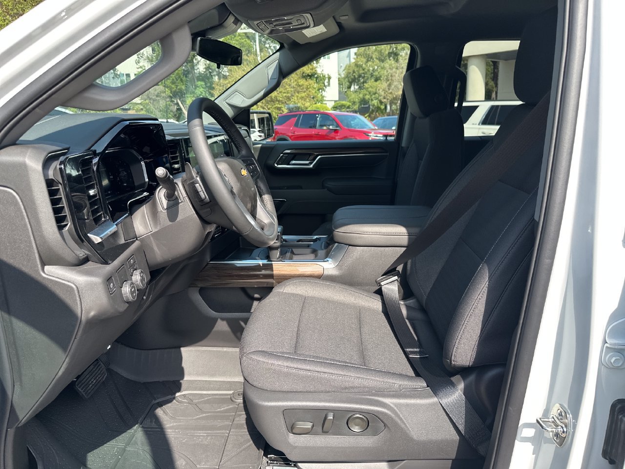 2026 Chevrolet Silverado 1500 LT - Photo 10