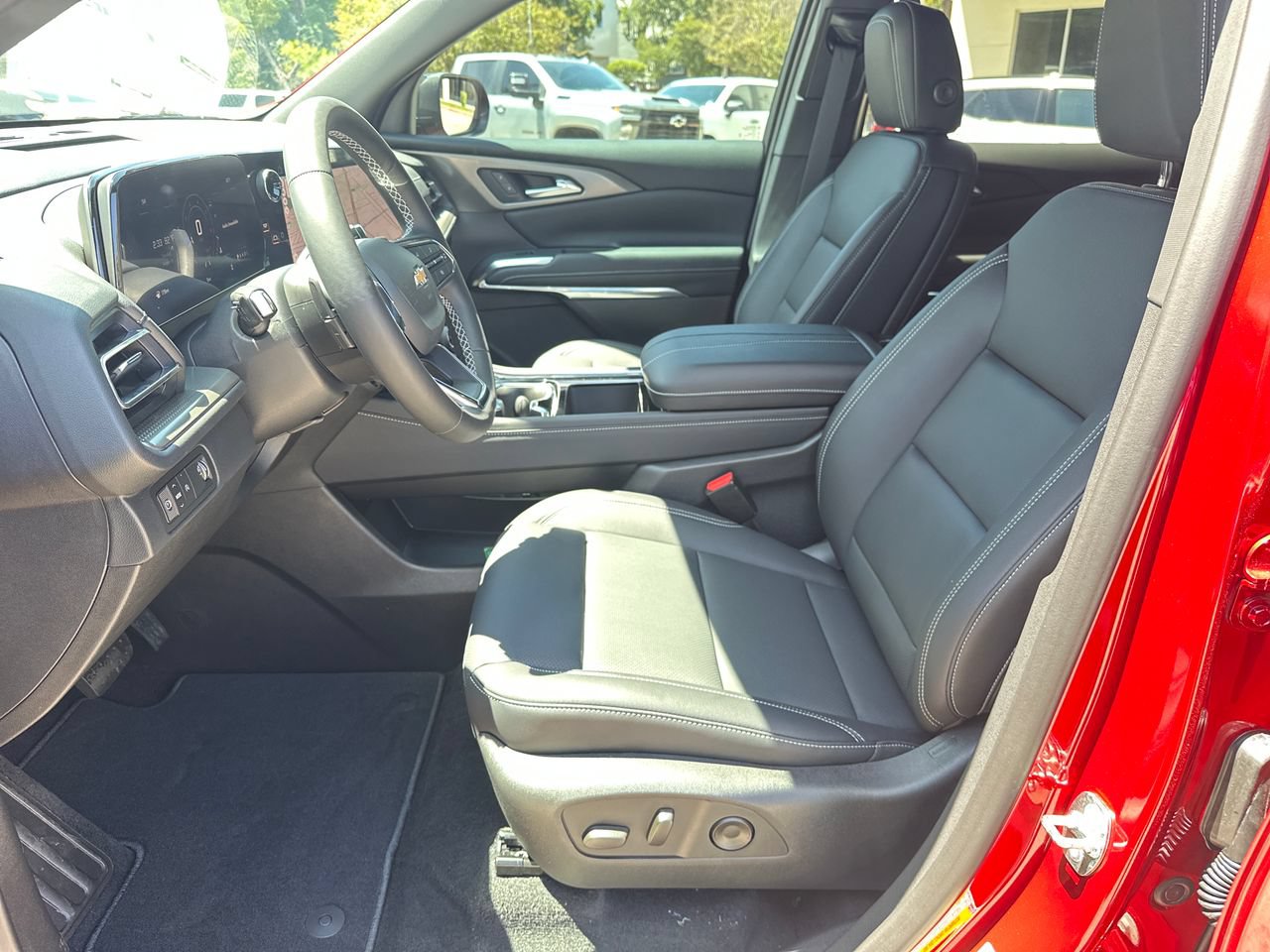 2027 Chevrolet Traverse LT - Photo 20