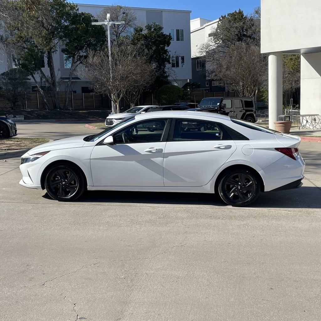 Used 2023 Hyundai Elantra Hybrid Blue Sedan