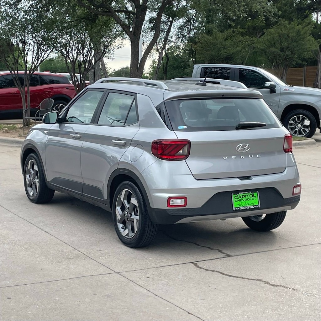 Used 2025 Hyundai Venue SEL SUV