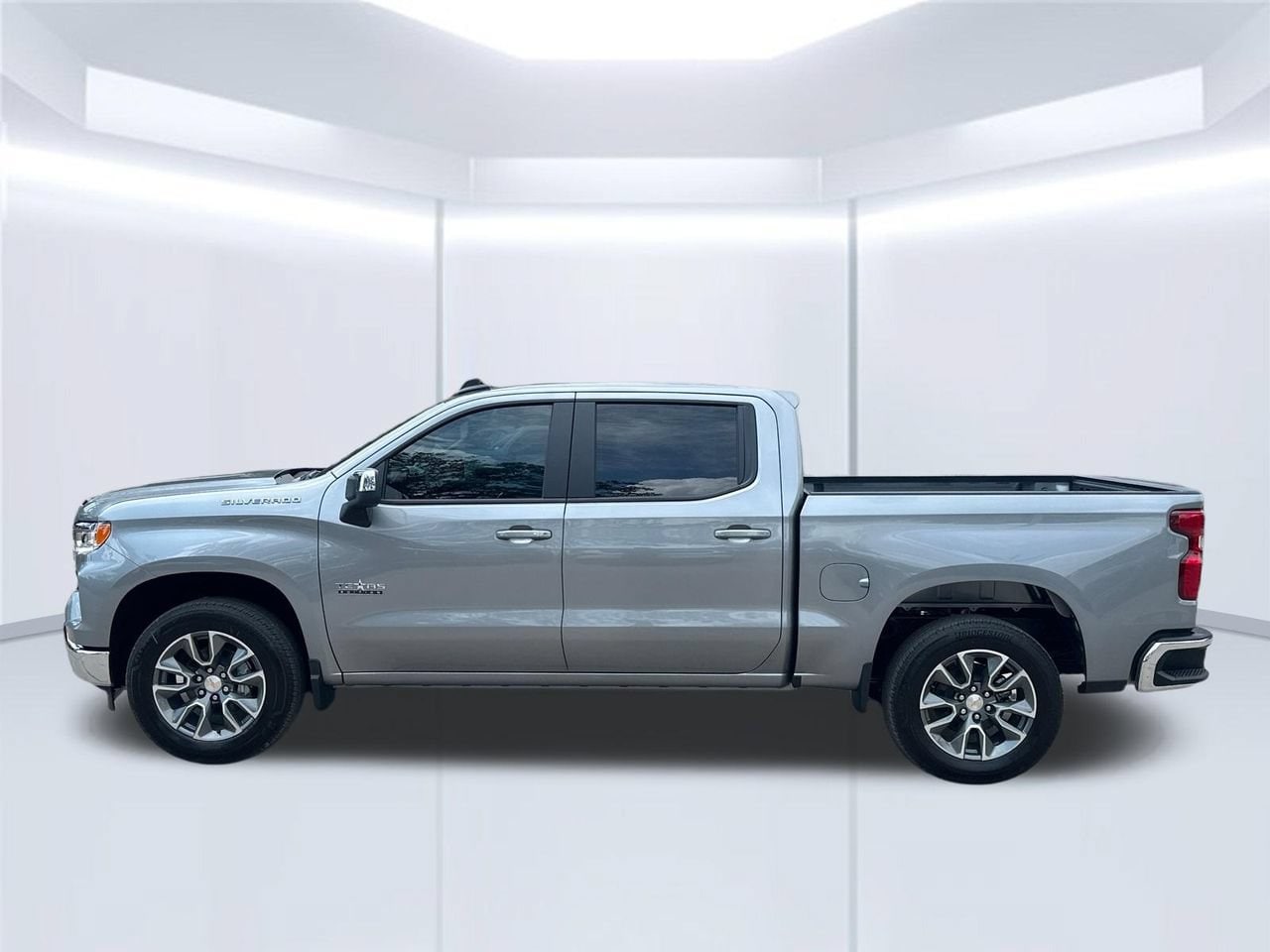2026 Chevrolet Silverado 1500 LT Truck, photo 2
