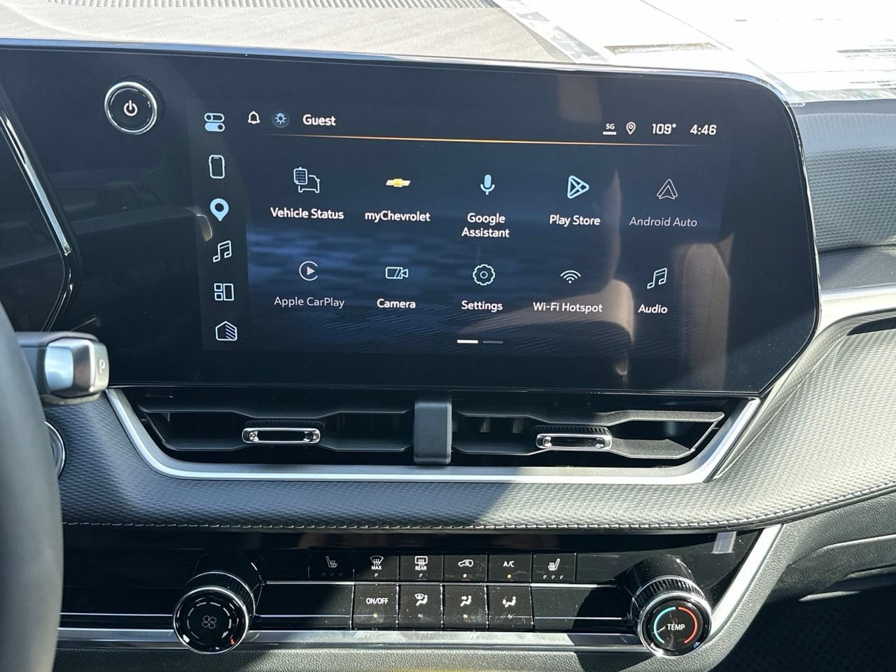 2027 Chevrolet Equinox LT - Photo 19