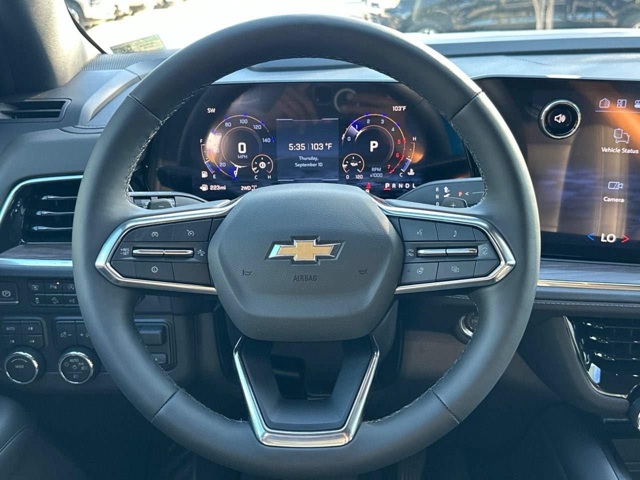 2026 Chevrolet Suburban LT, photo 15