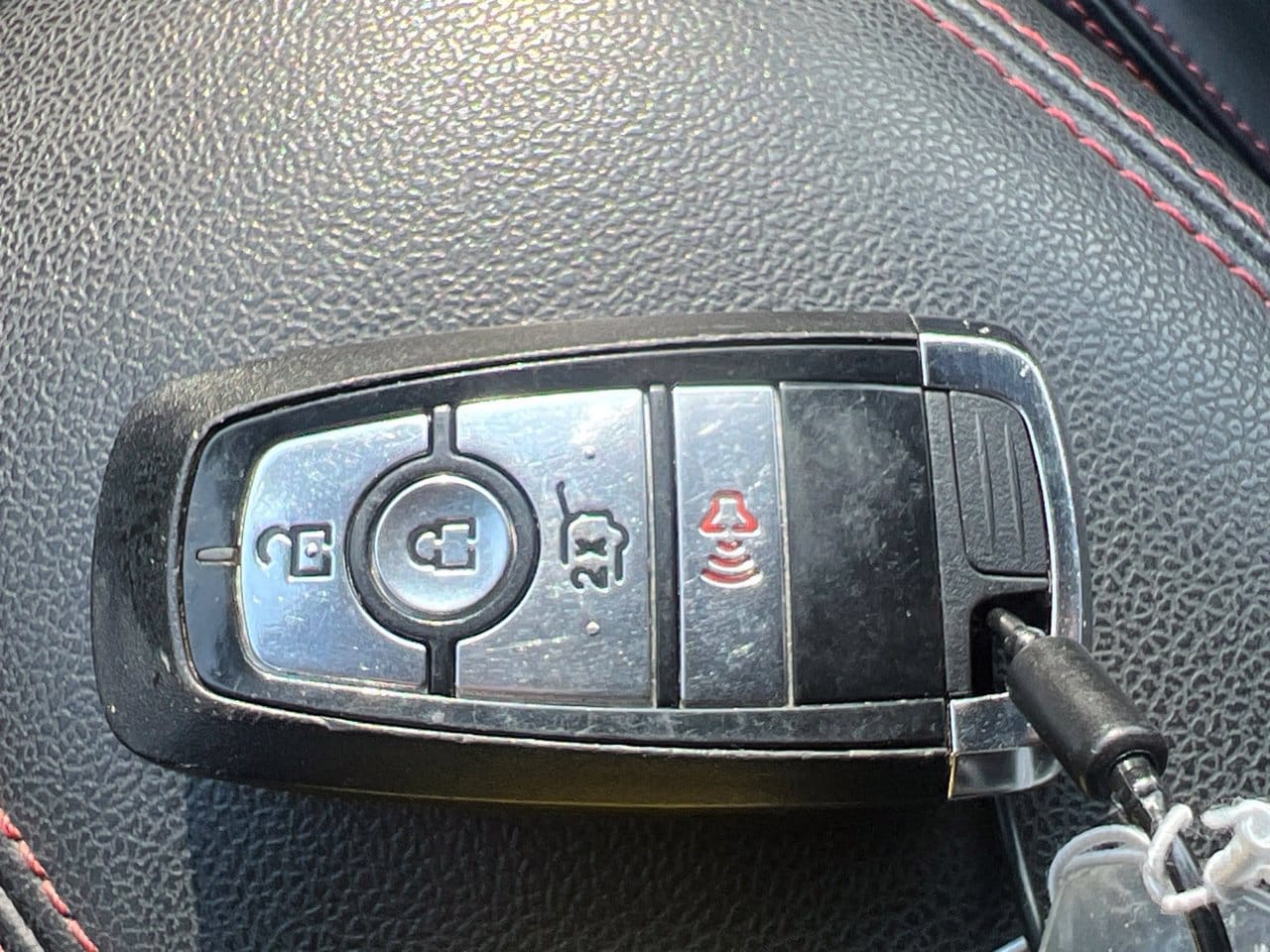2025 Ford Escape ST-Line - Photo 27