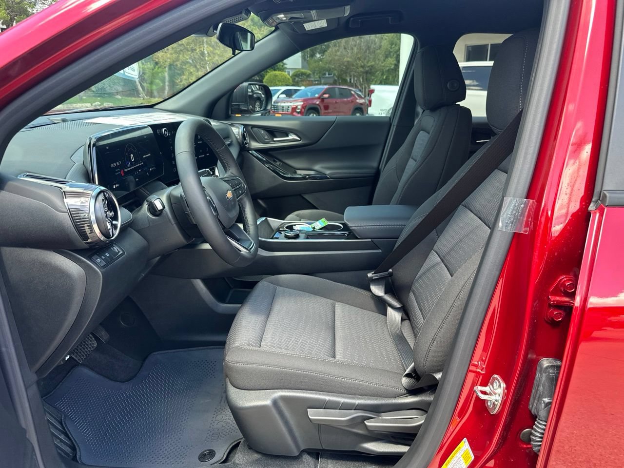 2027 Chevrolet Equinox LT - Photo 10