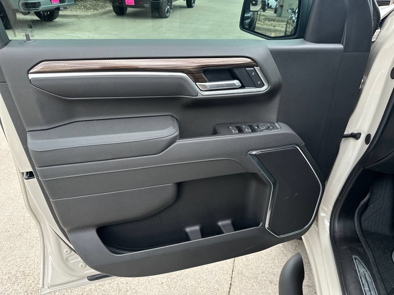 2026 Chevrolet Silverado 1500 RST, photo 10